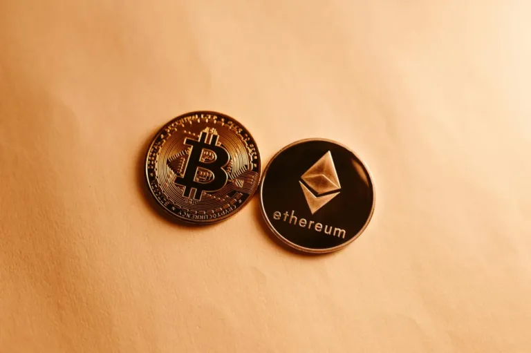 AI and Crypto Super PACs Flood Midterms Amidst Widespread Voter Skepticism