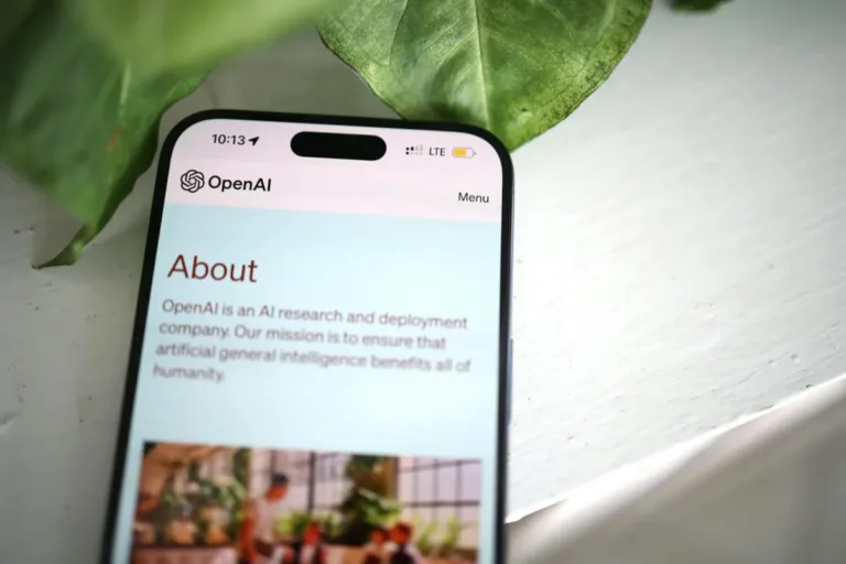 Apple Prepares Major Siri Overhaul to Challenge AI Rivals
