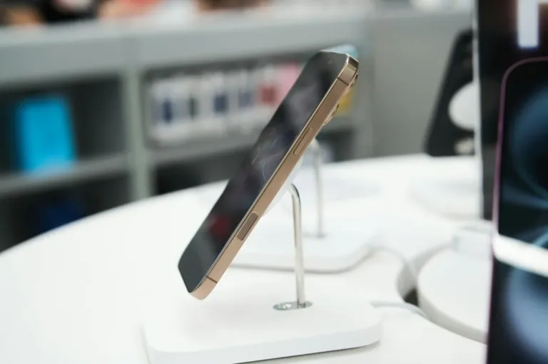 Apple Shifts Strategy: The 2026 iPhone Lineup Transformation