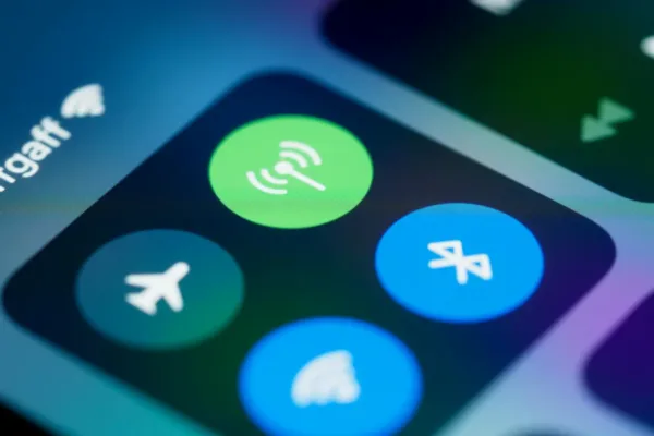 Apple and Google Raise Technical Concerns Over India's Satellite Connectivity Roadmap
