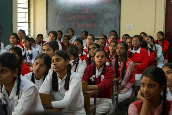 CBSE Mandates Three-Language Formula for Class 9 Starting 2026