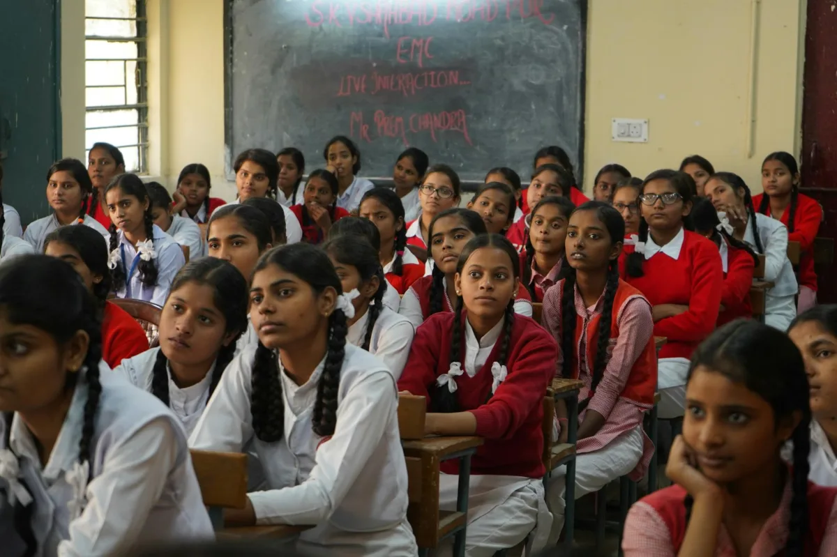CBSE Mandates Three-Language Formula for Class 9 Starting 2026