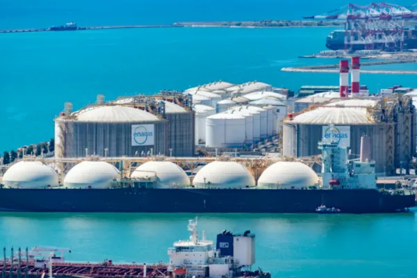 Canada Moves Toward Energy Superpower Goal With German LNG Deal