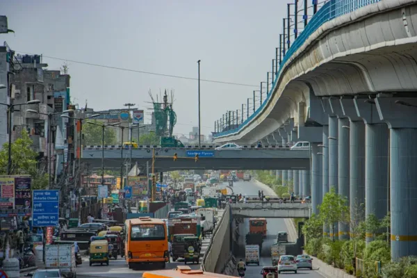 Delhi Implements Stringent Austerity Measures to Curb Fuel Consumption
