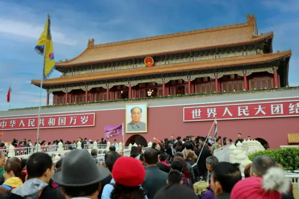 Diplomatic Theater: Decoding the Symbolism of Xi-Trump Meetings in Beijing