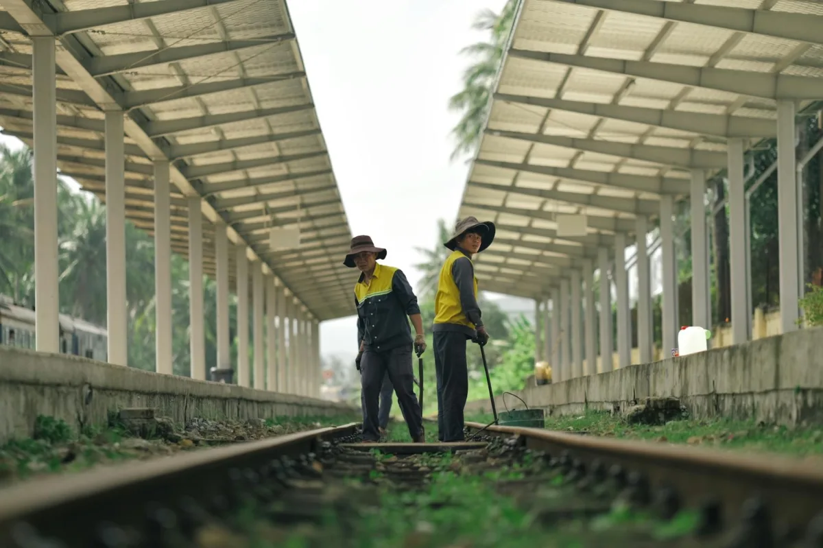 FSSAI Issues Notice to IRCTC After Viral Video Exposes Hygiene Violations on Indian Railways