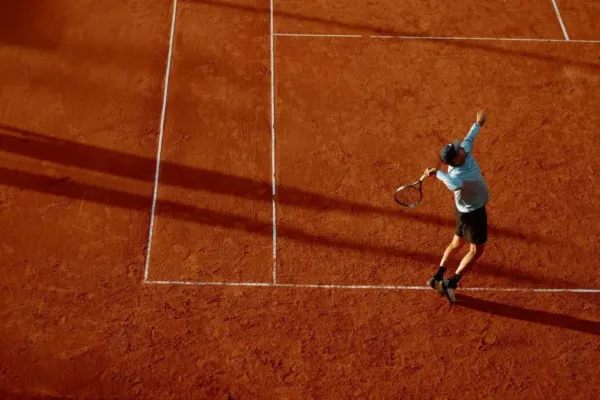 Fonseca Stuns Djokovic in Roland Garros Thriller