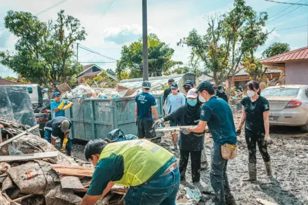 Global Crossroads: From Disaster's Aftermath to Nature's Revival and Enduring Fragrance