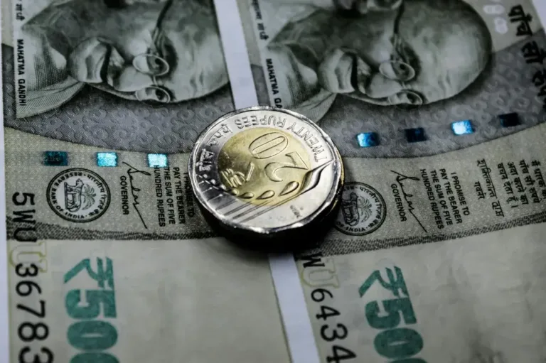 Indian Markets Defy Geopolitical Jitters, Rupee Recovers Amid Easing Oil Prices