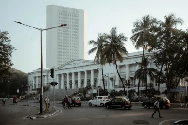 India's Central Bank Flags Crude Oil Price Volatility as Growth Risk
