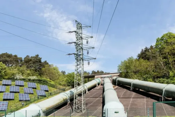 India's Renewable Energy Surge Stalls Against Grid Bottlenecks