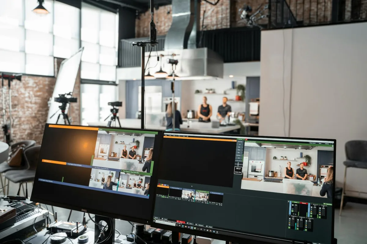 Inside the Digital Newsroom: Dasha Burns Offers Rare Glimpse Into Broadcast Journalism