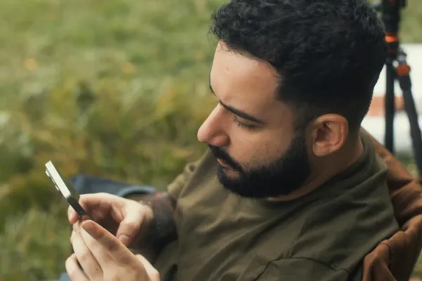 Instagram Expands Ephemeral Content with Worldwide Launch of 'Instants' Feature
