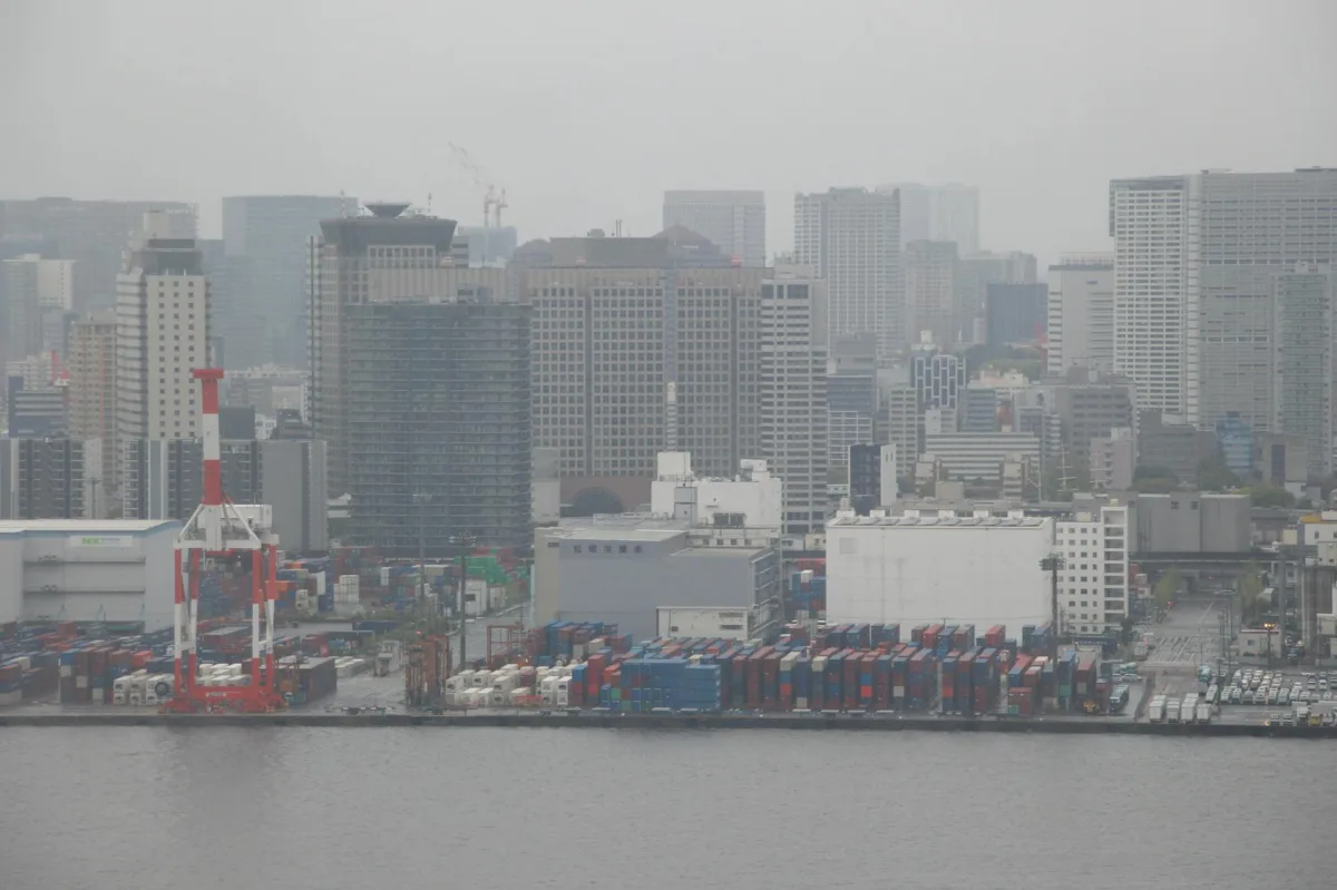 Japan's Exports Accelerate But Middle East Risks Cloud Outlook