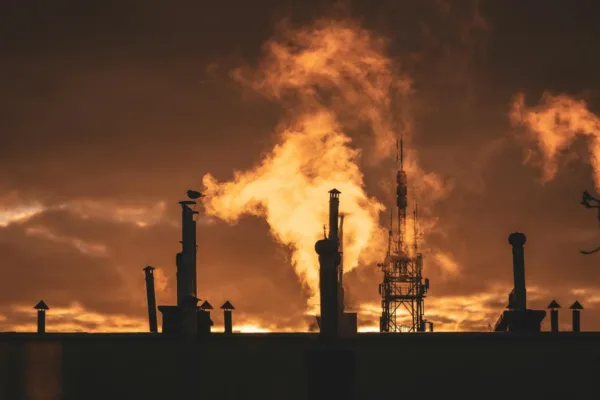Oil Prices Retreat to Two-Week Low Amid Potential US-Iran Nuclear Deal