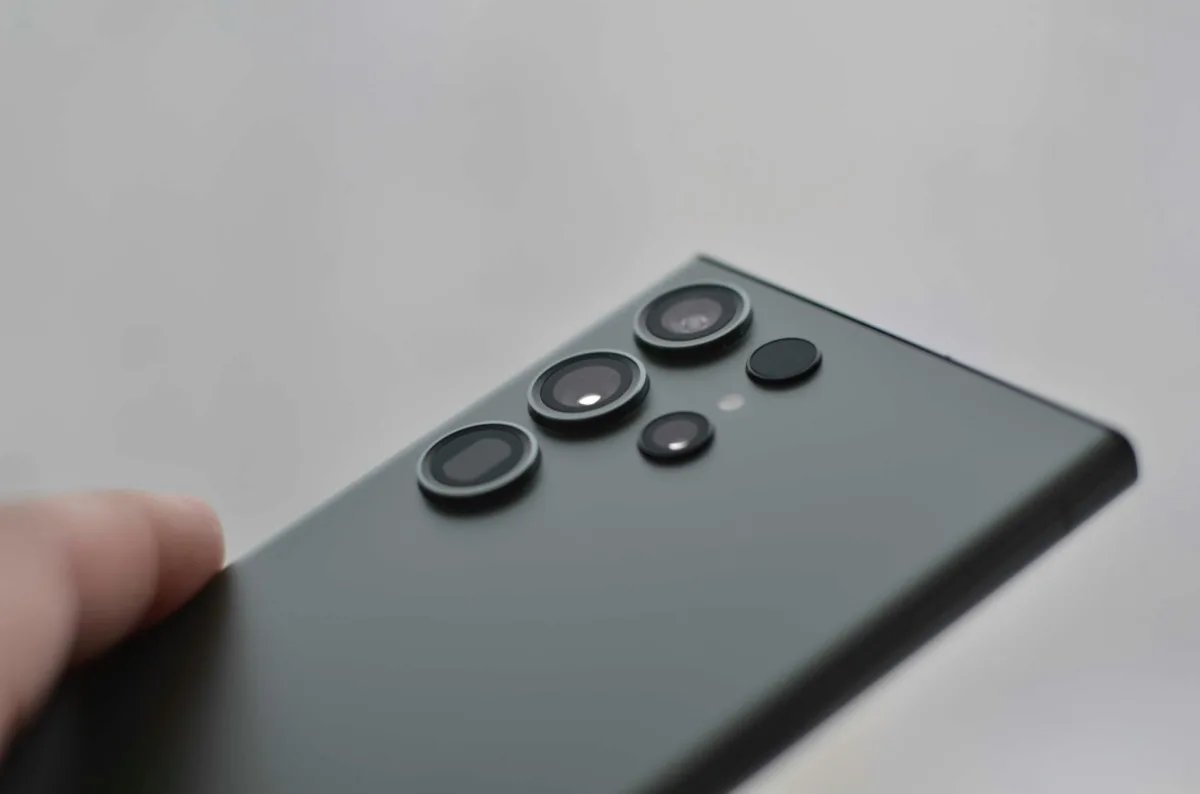 Sony's Xperia 1 VIII Launch Sparks Debate Over AI Integration in Mobile Photography