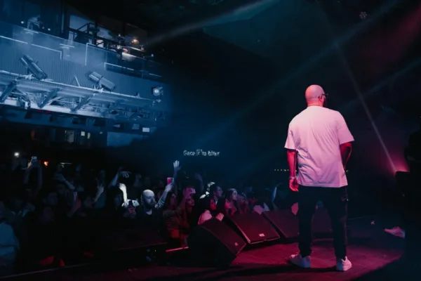 The Evolution of a Rivalry: Analyzing the Kendrick Lamar and Drake Conflict