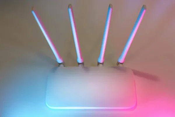 The Physics of WiFi Signal Optimization: Evaluating the Aluminum Foil Trend