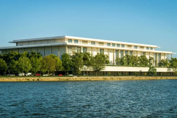 US Judge Blocks Trump's Kennedy Center Renaming and Orders Name Removal