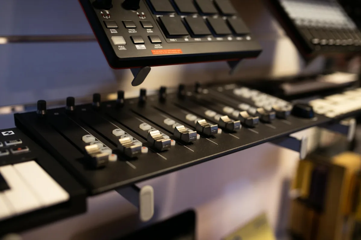 AI Music Startup Suno Secures $400 Million to Reach $5.4 Billion Valuation