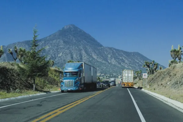 Dashboard Camera Captures Truck Driver Thwarting Alleged Kidnapping