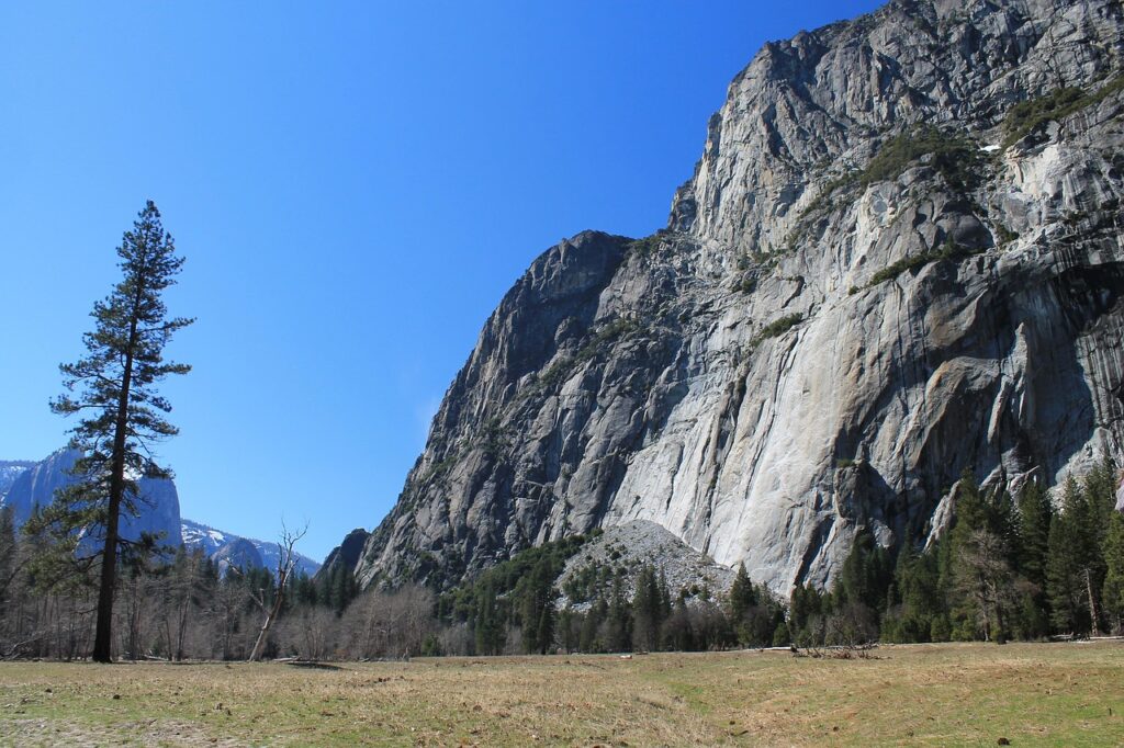 Fatal Fall at Yosemite National Park Highlights Ongoing Safety Concerns
