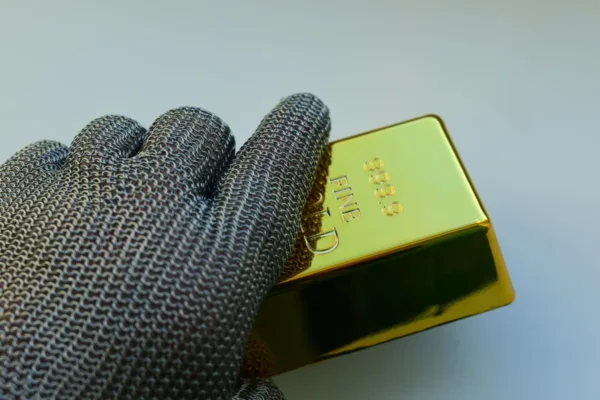 Gold Prices Retreat as Strong Labor Data Bolsters Federal Reserve Rate Hike Expectations