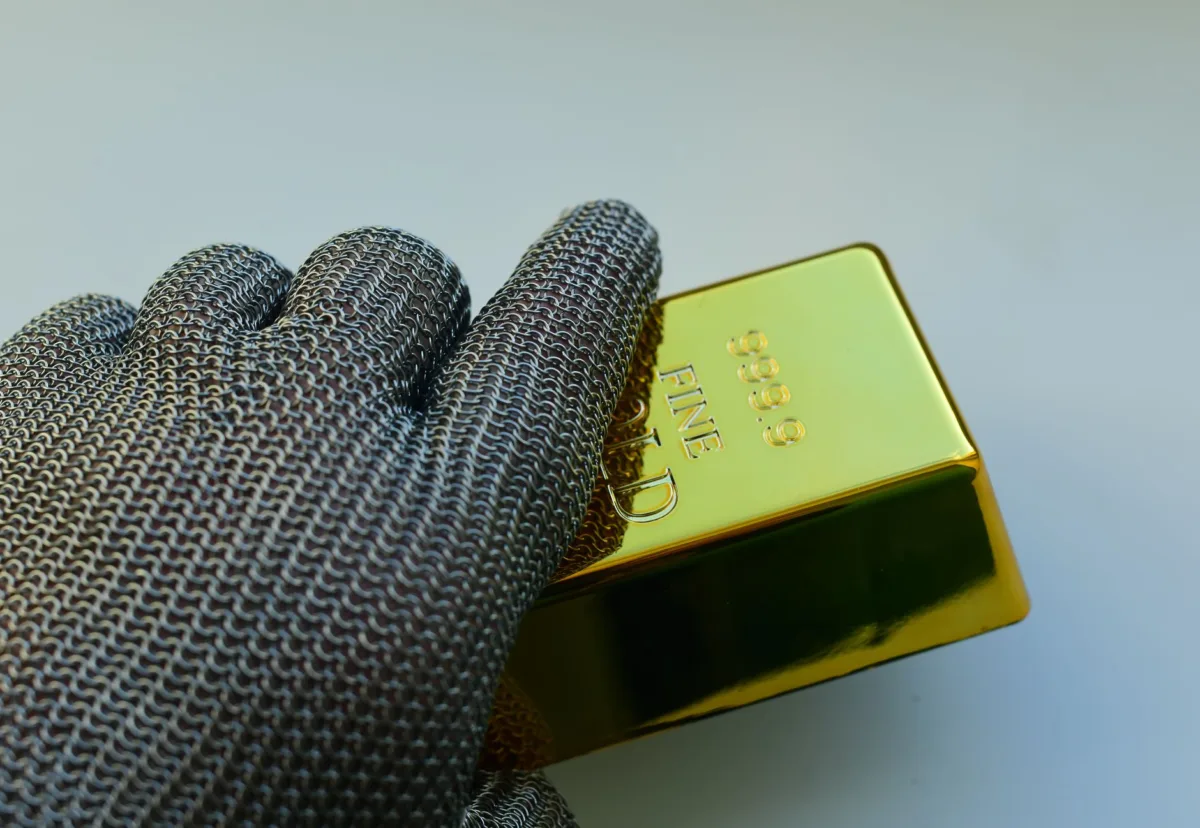 Gold Prices Retreat as Strong Labor Data Bolsters Federal Reserve Rate Hike Expectations