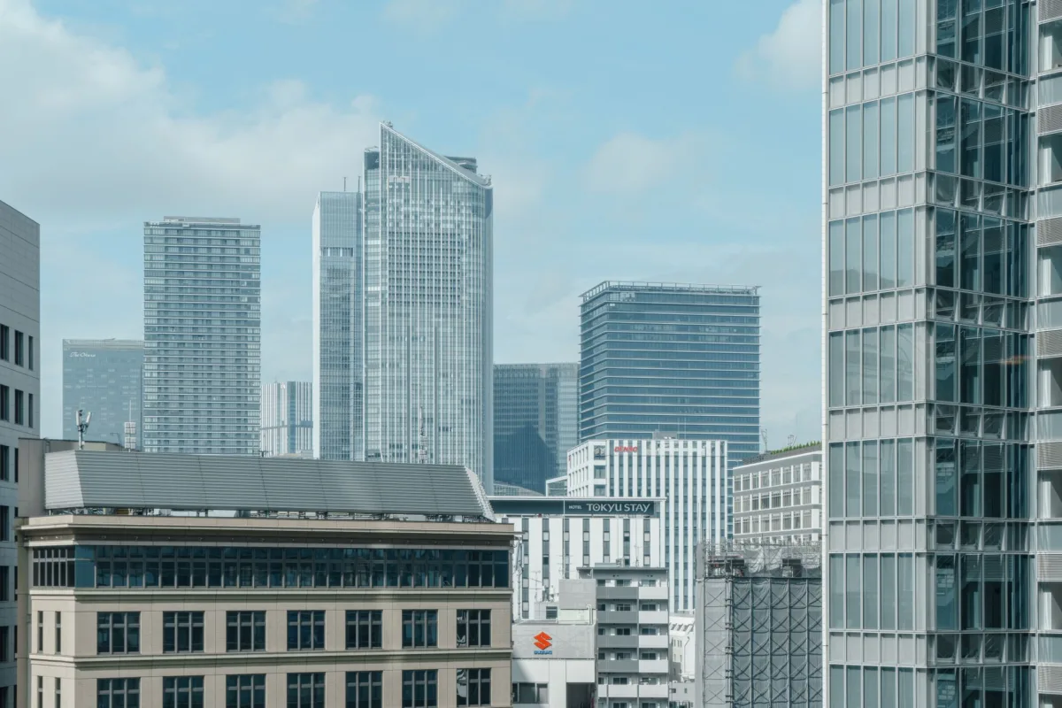 Japan Faces Currency Volatility as Yen Approaches 160 Threshold