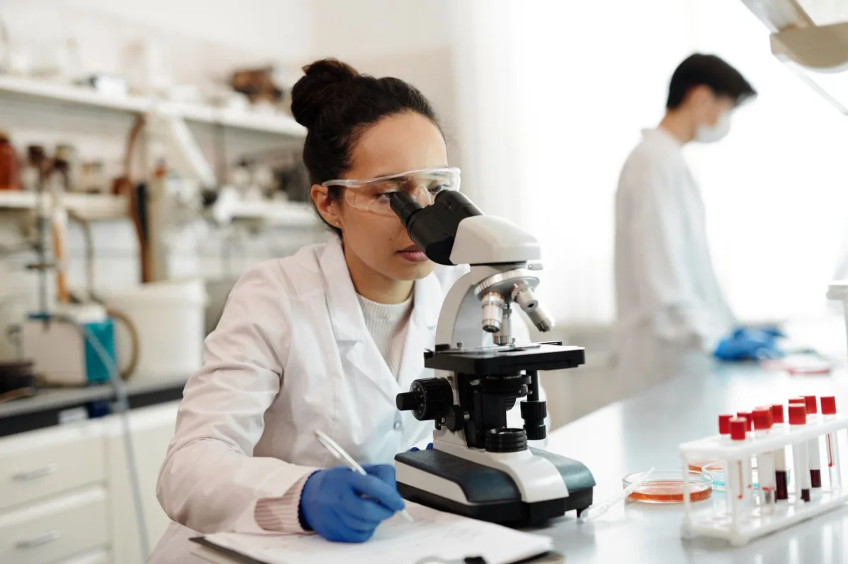 Revolutionizing Breast Cancer Care: Genomic Testing Offers Path to Reducing Chemotherapy