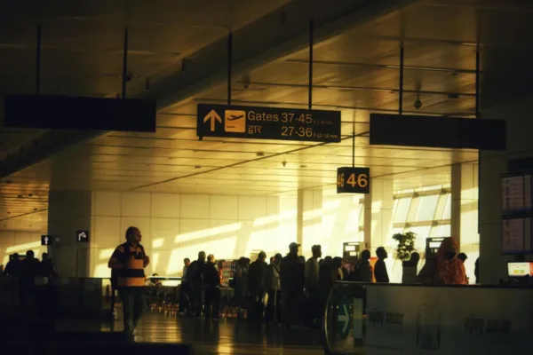 Texas Man Arrested After Boarding United Flight with Fraudulent Credentials