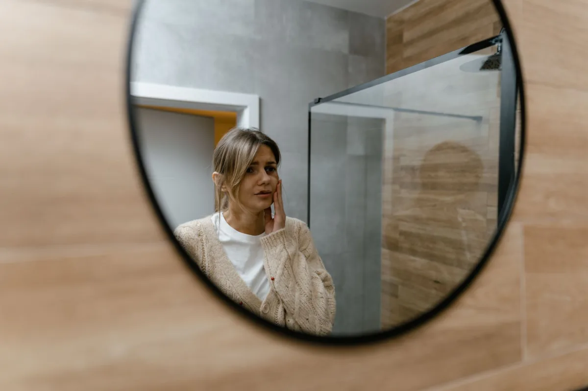 The Ozempic Face Phenomenon: Understanding Why Patients Are Abandoning GLP-1 Weight-Loss Drugs
