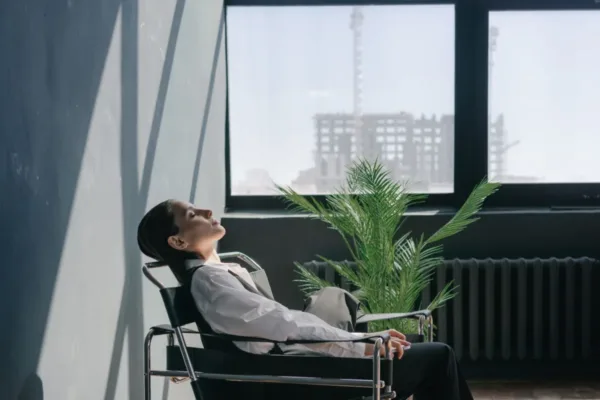 The Science of Resilience: Simple Daily Habits to Combat Workplace Stress
