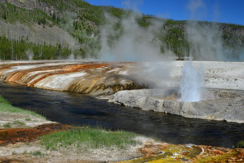 Decoding the Past: Scientists Uncover Triggers for Yellowstone's 640,000-Year-Old Mega-Eruption