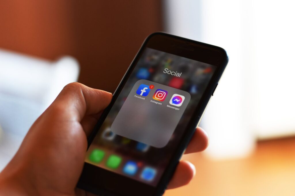 EU Orders Meta to Redesign 'Addictive' Instagram and Facebook Interfaces