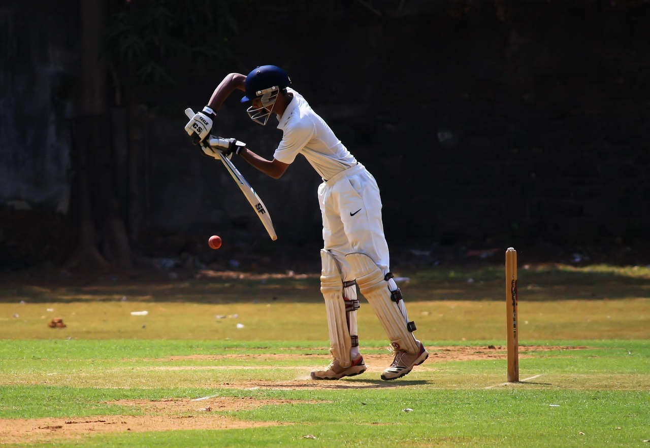 IPL Transfer Market Heats Up as Seven Franchises Vie for Hardik Pandya