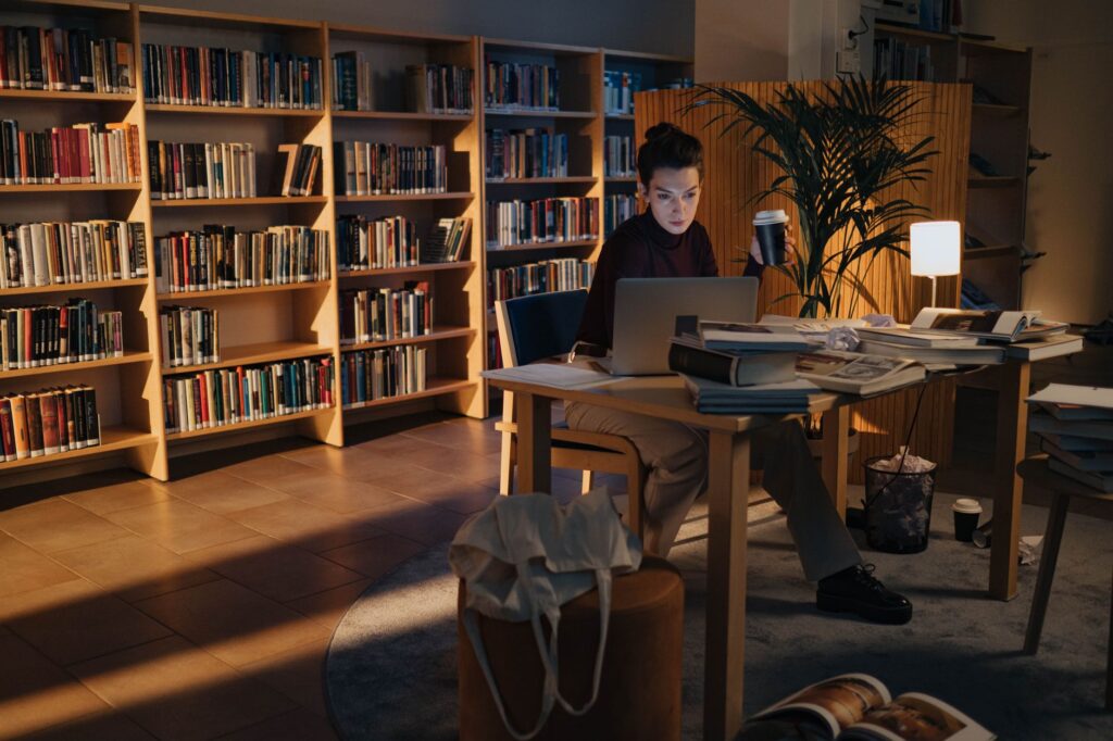 The Digital Performance: Why Workers Are Scheduling 3:30 PM Emails and Ignoring Zoom Calls