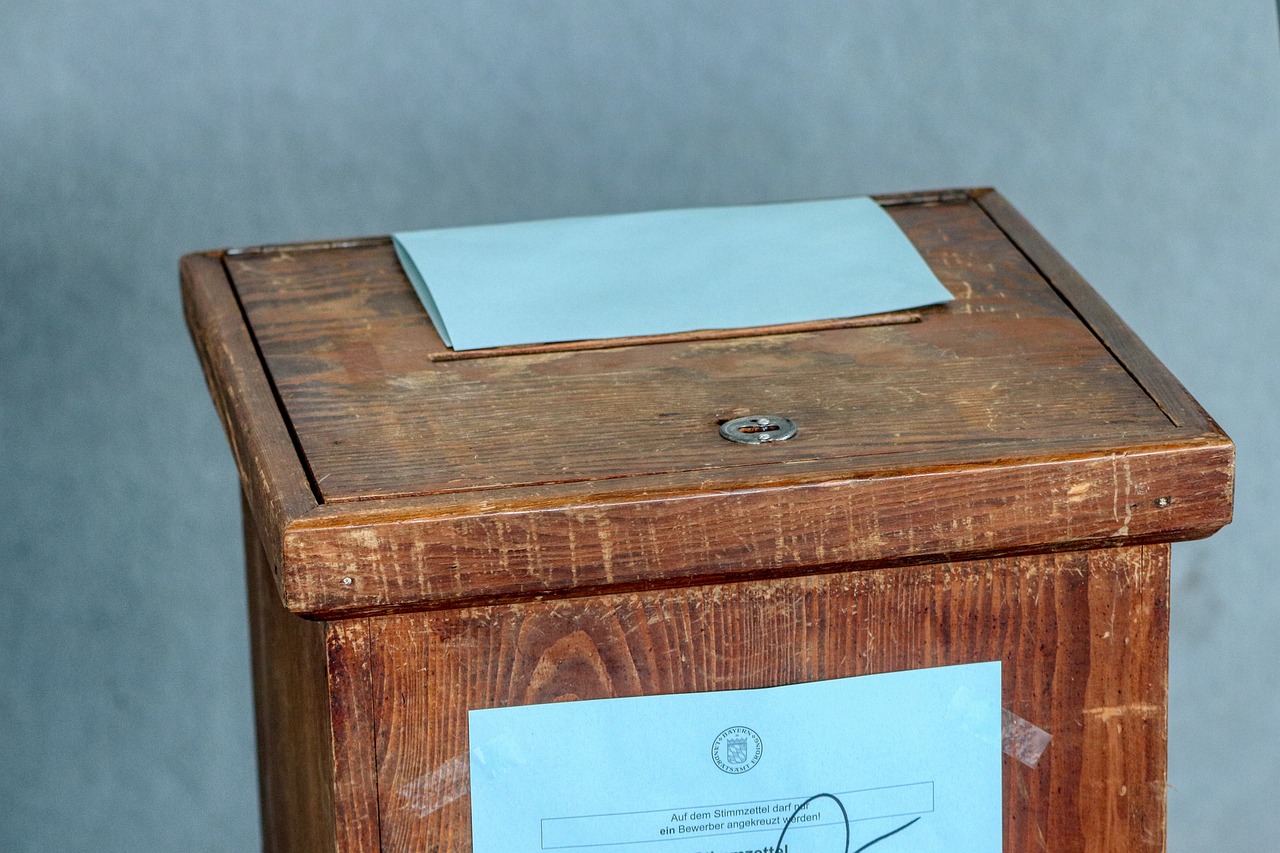 Democratic Candidates in Deep-Red States Resist Party Pressure to Exit Senate Races