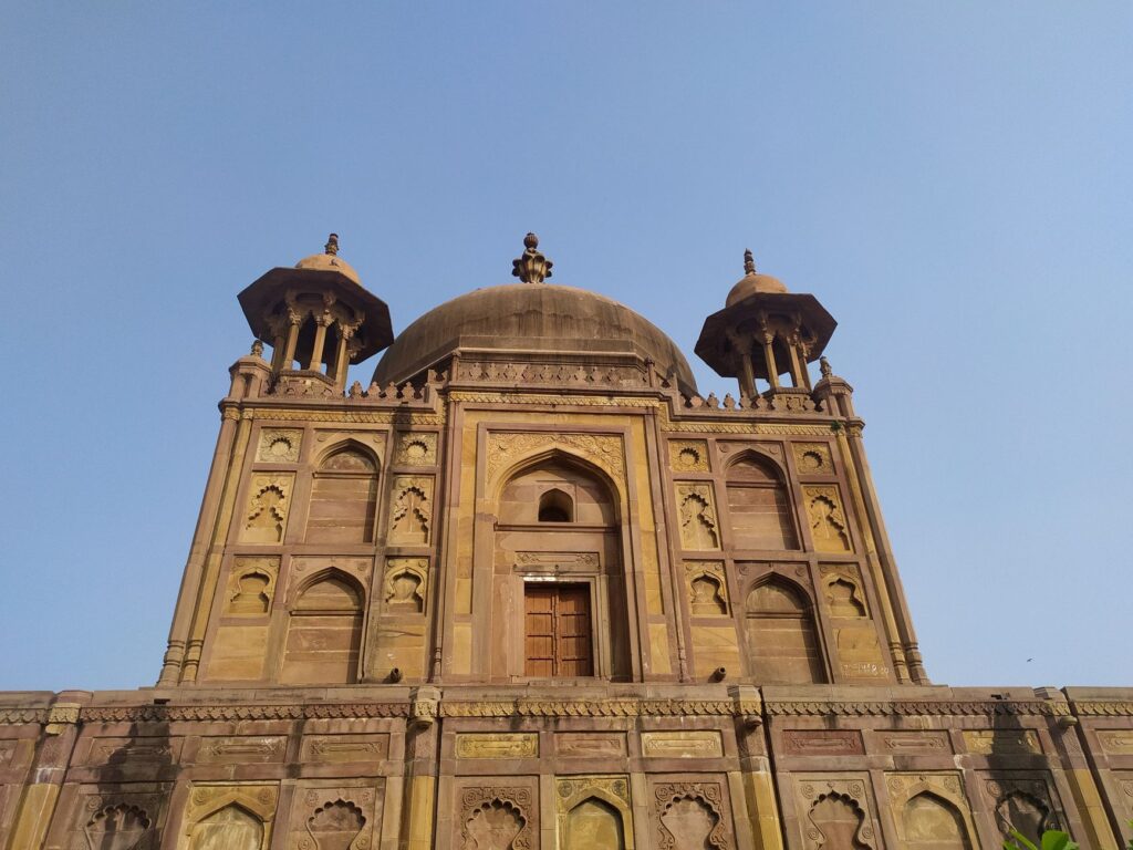 Stunning view of Khusro Bagh Tomb showcasing Mughal architecture in Prayagraj, India.